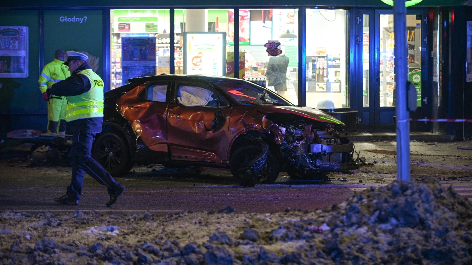 Straszny wypadek w Warszawie. Dachujące auto zabiło 5-letnie dziecko