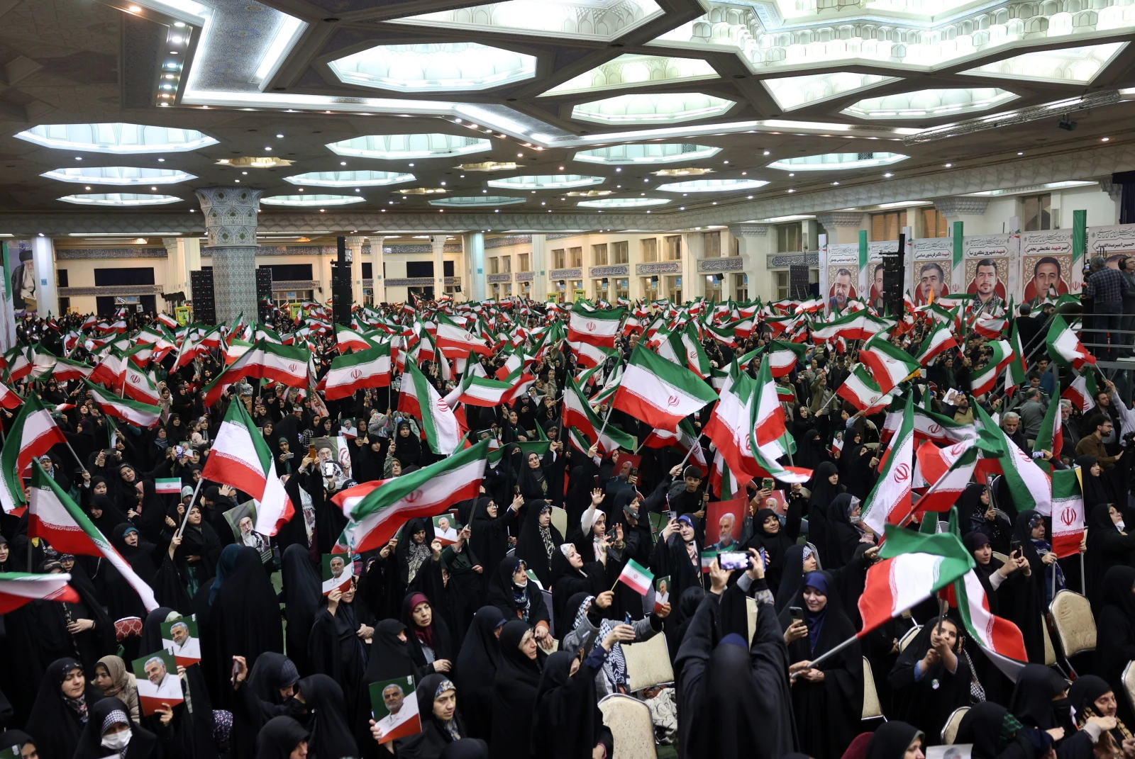 Trump is planning a war with Iran? "We are armed and ready for action"