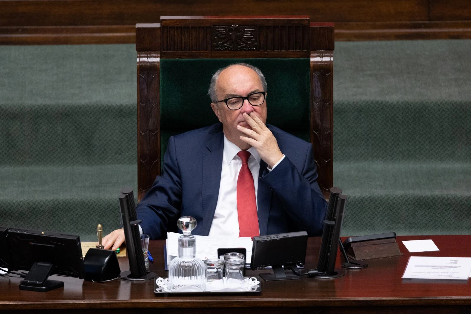 Великая война в правительстве Таска — это вопрос трудовых контрактов. Царский угрожает штрафом в размере 11 миллиардов злотых