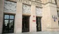 Wejście do budynku Ministerstwa Finansów.