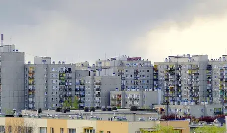 Osiedle bloków mieszkalnych.