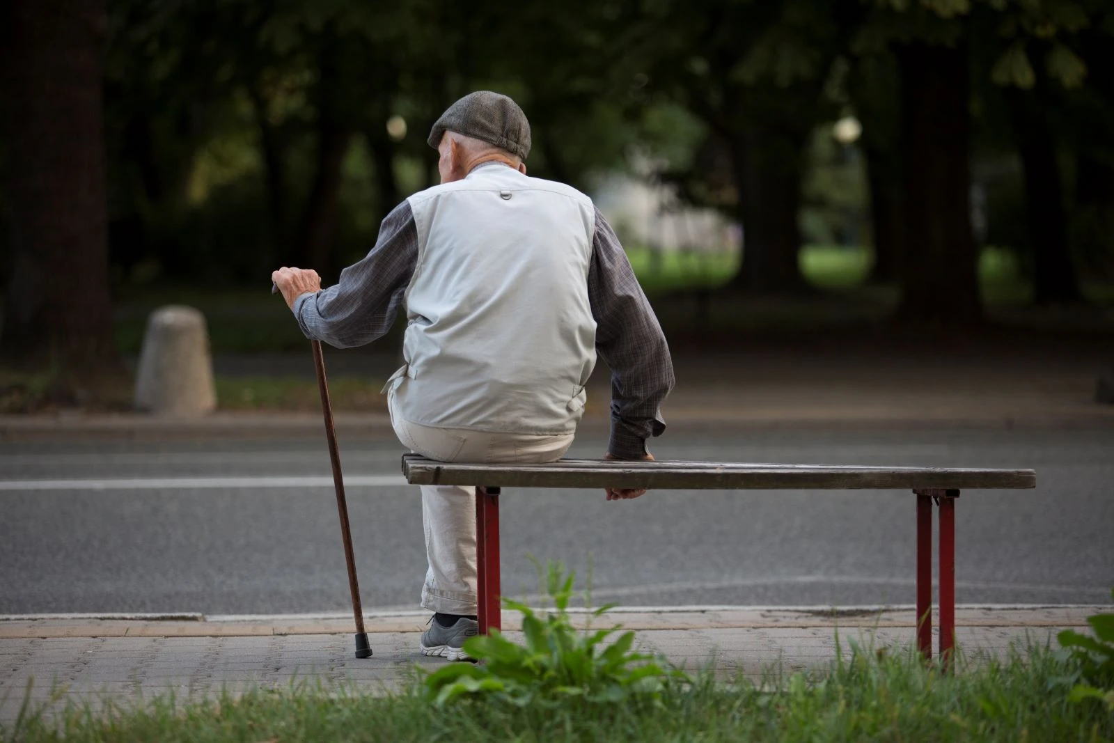 Potężny skandal. Rząd zostawi samotnych seniorów na lodzie?