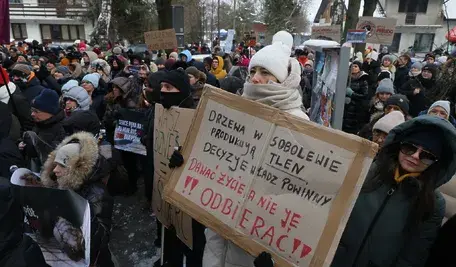 Trwa protest pod schroniskiem "Happy dog" w Sobolewie