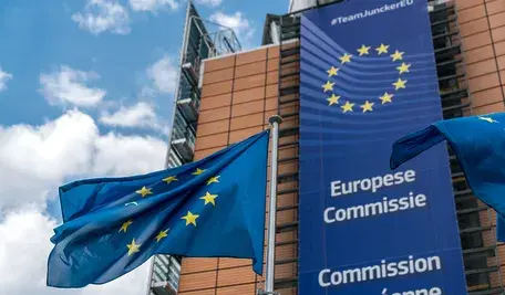 Im dłużej trwają rządy Ursuli von der Leyen w Komisji Europejskiej tym coraz wyraźniej widać, że jej sposób sprawowania władzy jest daleki od założeń unijnych 