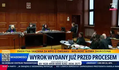 Sala sądowa podczas procesu księdza Michała Olszewskiego i urzędniczek. Obrońcy zwracają uwagę na liczne nieprawidłowości. To sąd kapturowy