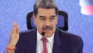 Nicolás Maduro i jego żona Cilia Flores zostali pojmani przez amerykańskie siły i oskarżeni w USA o spisek narkotykowo-terrorystyczny oraz posiadanie broni maszynowej.