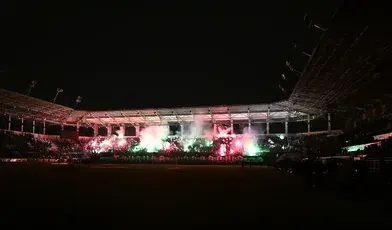 Piątkowy mecz Radomiaka Radom z Arką Gdynia został odwołany z powodu awarii oświetlenia, a spotkanie przełożono na inny termin.