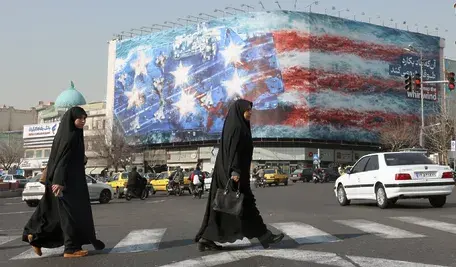 W porcie Bandar Abbas w Iranie doszło do wybuchu w budynku, który spowodował zniszczenia i rany wśród kilku osób, a przyczyna zdarzenia jest nieznana