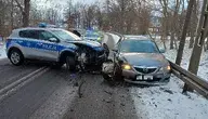 Dramatyczne sceny pod Legnicą. Pościg za bandytą skończył się staranowaniem jego samochodu przez radiowóz