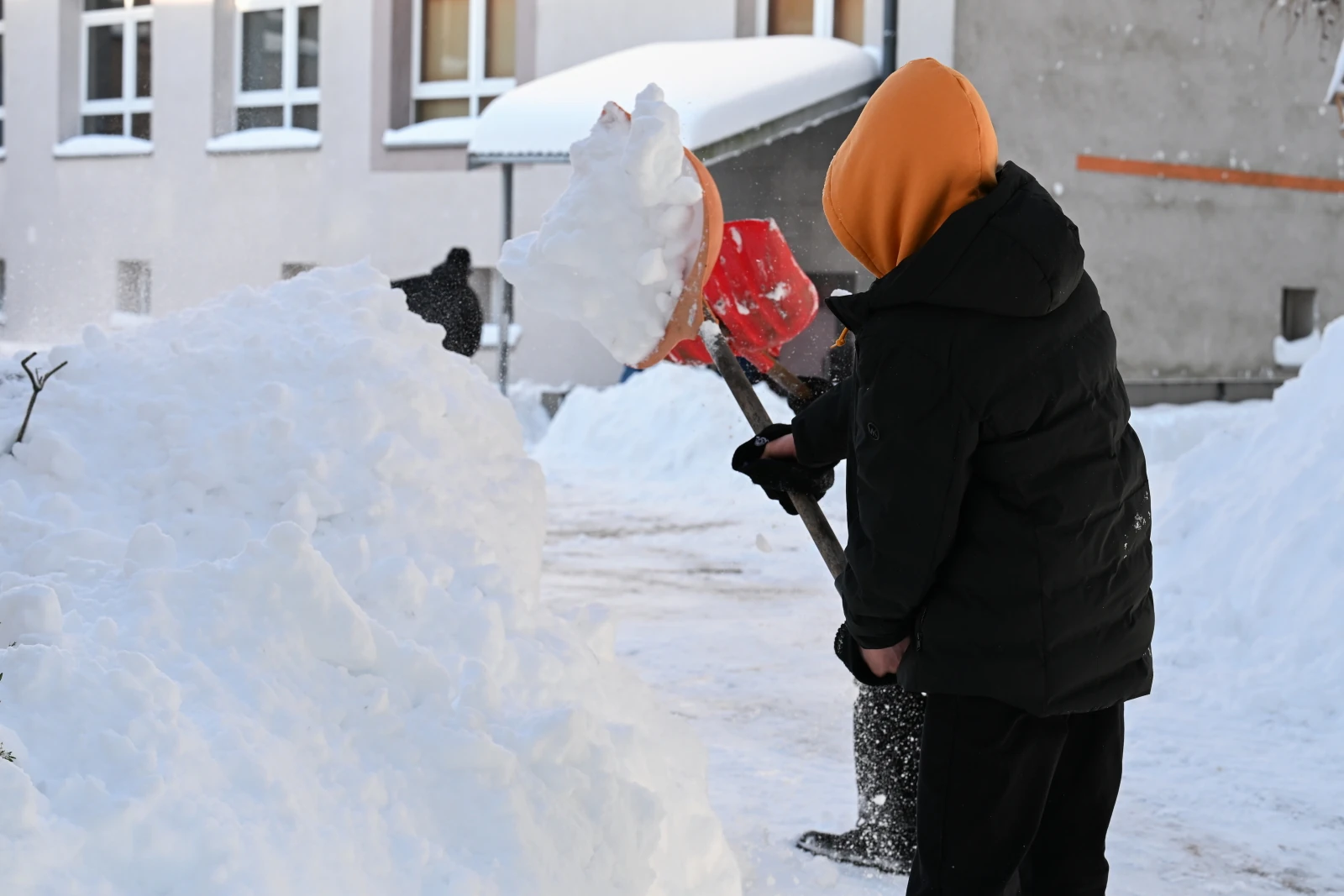 Nadciąga lodowaty atak zimy. Nocami choćby -18°C, śnieg zasypie całe regiony