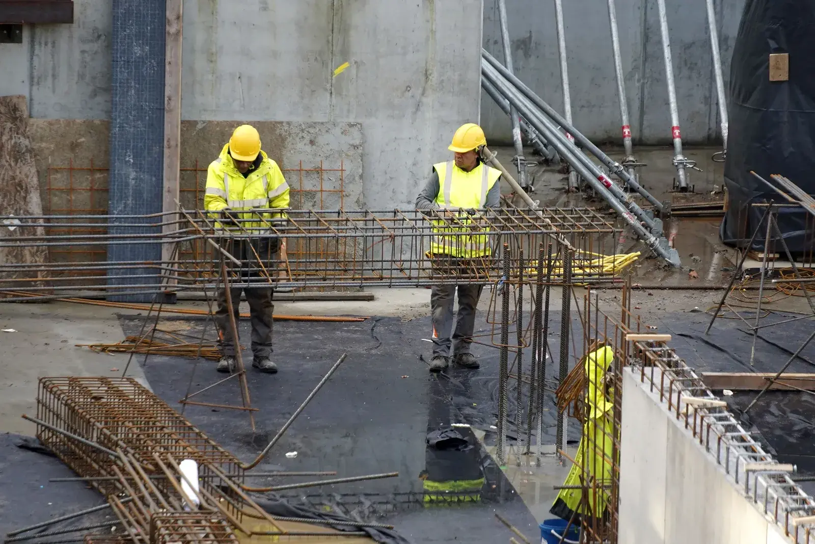 Idzie kolejna fala zwolnień grupowych w Polsce. Eksperci wskazują branże i firmy