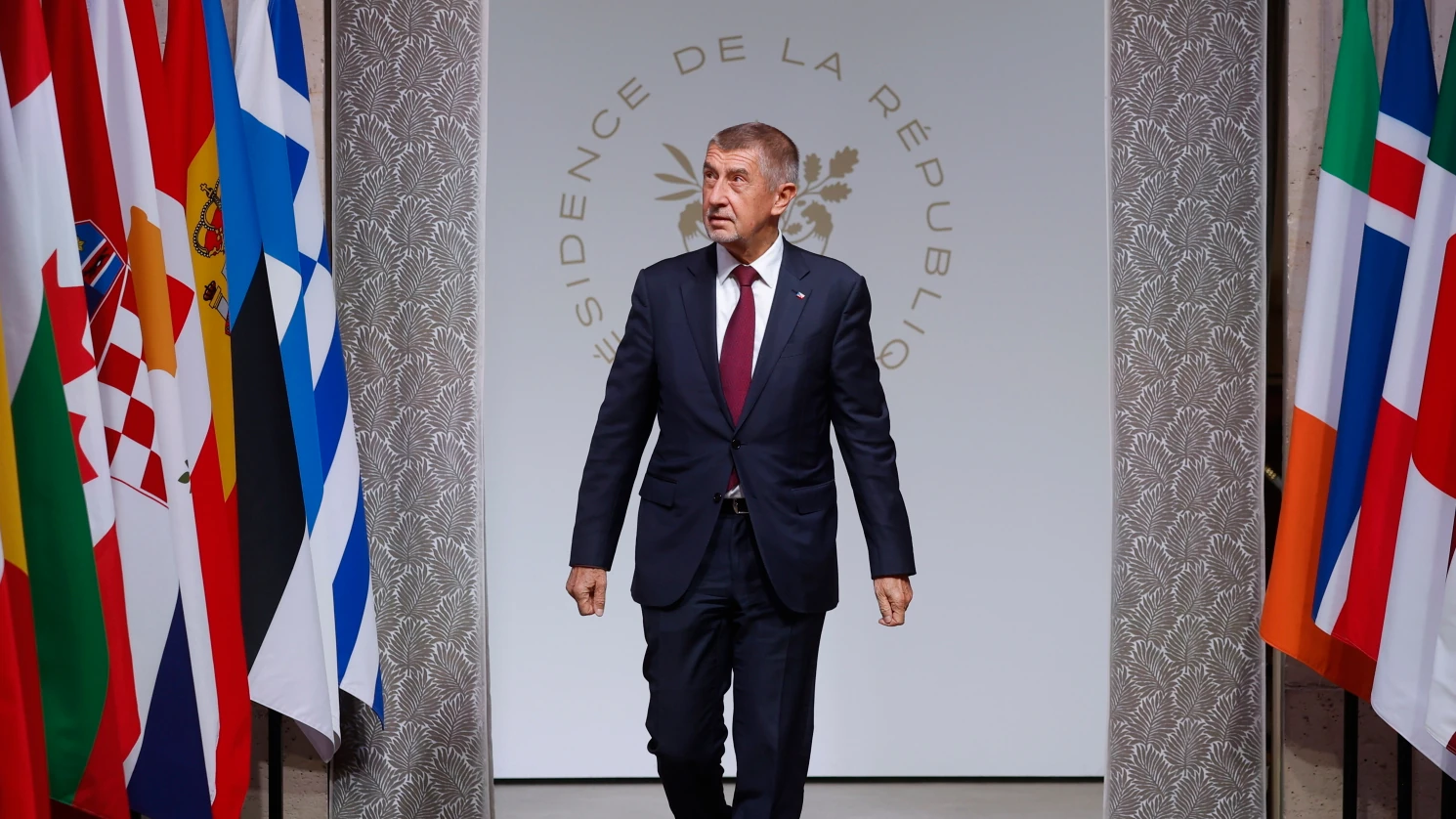 Czechy mówią „nie” euro. Rząd Babisza chce zapisać koronę w konstytucji