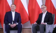 Karol Nawrocki i Andrzej Duda podczas wspólnej debaty omawiają kwestie konstytucji, relacji międzynarodowych i poparcia politycznego.