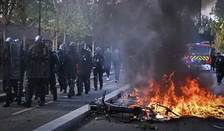 Młodzieżowy protest paraliżuje Francję