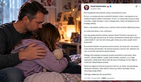 Ojciec przytula córkę obok tweeta
