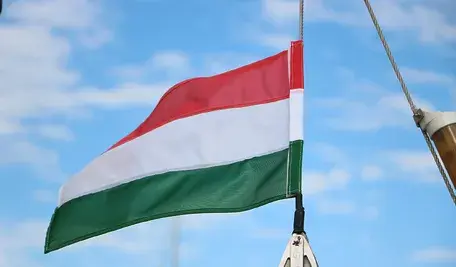 boldogsag-hungarian-flag-2414351_1920