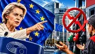 Fotomontaż przedstawiający Ursulę von der Leyen przy podium z symbolem Unii Europejskiej, flagę UE oraz stację benzynową z dystrybutorami paliwa i kierowcę