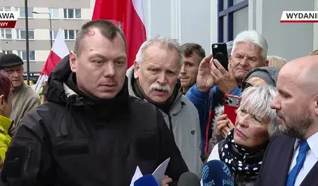 Pan Piotr po wyjściu z sądu