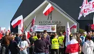 Przed Kopalnią Soli „Kłodawa” zaczął się protest przeciwko planom utworzenia w pustych wyrobiskach składowiska odpadów.
