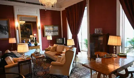 Wystawa "Sekretne komnaty władzy ludowej" w Nowej Izbie Poselskiej na Zamku Królewskim w Warszawie, 1 bm. Ekspozycja prezentuje niezrealizowany projekt stworzenia luksusowych apartamentów w Zamku Królewskim, przeznaczonych dla zagranicznych gości władz PRL.