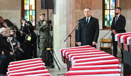 Komunistyczna zbrodnia nie zatarła pamięci! Godny pochówek 49 bohaterów na Cmentarzu Osobowickim