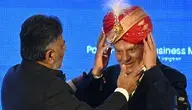 „Maharadża Tusk” w piosence Kabaretu OTTO. Satyrycy bez litości dla premiera!