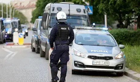Policja weszła do domu szefa Marsza Niepodległości