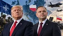 Donald Trump i Karol Nawrocki na tle mapy Europy z zaznaczoną Polską, flagą NATO i myśliwcami F-35.