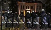 Porażający tajny rozkaz KGP! Pistolety maszynowe, broń gładkolufowa i odwody ściągane na Warszawę. Szykują pacyfikację?!