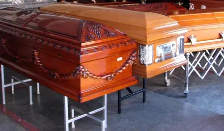 lisaleo-coffins-5109094_1920