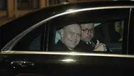Warszawa, 30.10.2026. Prezydent Karol Nawrocki (L) i szef Biura Polityki Międzynarodowej w KPRP Marcin Przydacz przyjechali do Pałacu Prezydenckiego w Warszawie, 30 bm. Prezydent RP odwołał wizytę roboczą w Senegalu i podjął decyzję o pilnym powrocie do Polski, w związku z nagłym kryzysem i eskalacją sporu o władzę w Trybunale Konstytucyjnym. (ad) PAP/Paweł Supernak