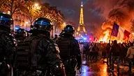 Francja na krawędzi wybuchu! Władze w panice odwołują urlopy policjantów i wprowadzają godzinę policyjną