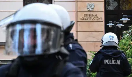 Policja pod TK