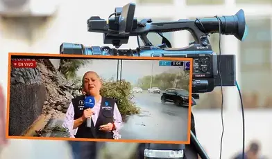 Kamera i zdjęcie prezenterki podczas relacji na żywo