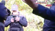 Policja spisuje Jarząbka