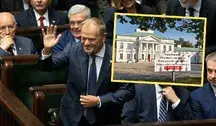 Premier Donald Tusk i zdjęcie tabliczki przed Belwederem