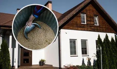 Zdjęcie białego domu i okrągła fotografia pelletu