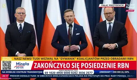 Prezydenccy ministrowie Zbigniew Bogucki, Marcin Przydacz i Sławomir Cenckiewicz podczas konferencji prasowej