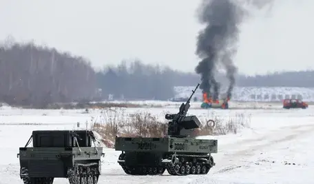 Dziś na poligonie w Zielonce naprędce zorganizowano ćwiczenia. Miały pokazać, że polski przemysł zbrojeniowy ma co produkować za pieniądze z programu SAFE 