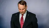 Radosław Sikorski wywołał kontrowersje, sugerując w kontekście programu SAFE, że przystąpienie Polski do strefy euro mogłoby uchronić kraj przed ryzykiem kursowym przy spłacie 180 mld euro pożyczki na zbrojenia.