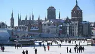 Gdańsk, 01.02.2026. Tłumy ludzi na zamarzniętej Motławie w Gdańsku, 1 bm. 