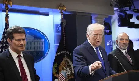 Prezydent Donald Trump podczas publicznego wystąpienia.