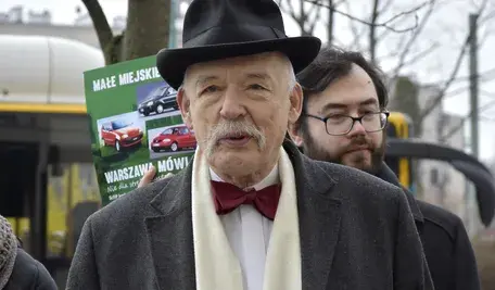 Kontrowersyjny wpis Janusza Korwin-Mikkego, w którym w rocznicę rosyjskiej inwazji na Ukrainę ironicznie sugeruje przyznanie Władimirowi Putinowi Nagrody Nobla, wywołał falę krytyki w mediach społecznościowych.