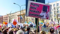 Polacy regularnie karmieni są propagandą o rzekomo wysokich pensjach w kraju. A potem dane podaje GUS i mit pęka...