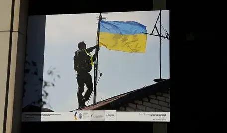 Ukraińska rodzina, która w 2023 r. pochowała żołnierza uznanego za poległego, przeżyła ogromny szok i radość, gdy po miesiącach niewoli w Rosji zadzwonił on do matki, okazując się żywy.