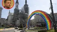 Tęczowy Rafał przywraca tęczę na Placu Zbawiciela 