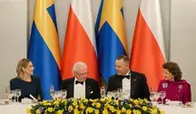 Para prezydencka podczas kolacji ze szwedzką parą prezydencką.
