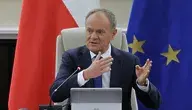 Premier Donald Tusk na nadzwyczajnym posiedzeniu rządu w siedzibie KPRM w Warszawie, 13 bm. Posiedzenie zapowiedział w czwartek szef polskiego rządu po tym, jak prezydent Karol Nawrocki poinformował, że nie podpisze ustawy wdrażającej unijny program SAFE.
