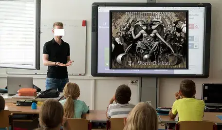 Dzieci mają poznać "dzidzictwo kulturowe" Norwegii. Podobno zalicza się do niego "twórczość" zespołu Dimmu Borgir