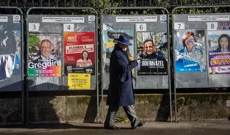 W pierwszej turze wyborów samorządowych we Francji dobrze poszło kandydatom skrajnej lewicy i prawicy